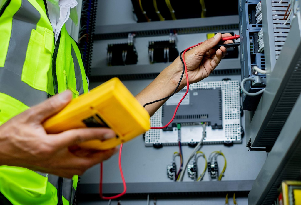 اكتشف برامج DUT الخاصة بنا